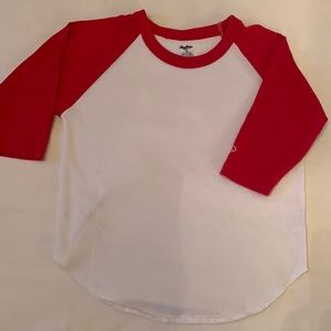Rawlings baseball Tee. Kid’s size Medium. 3/4 length sleeves Good condition